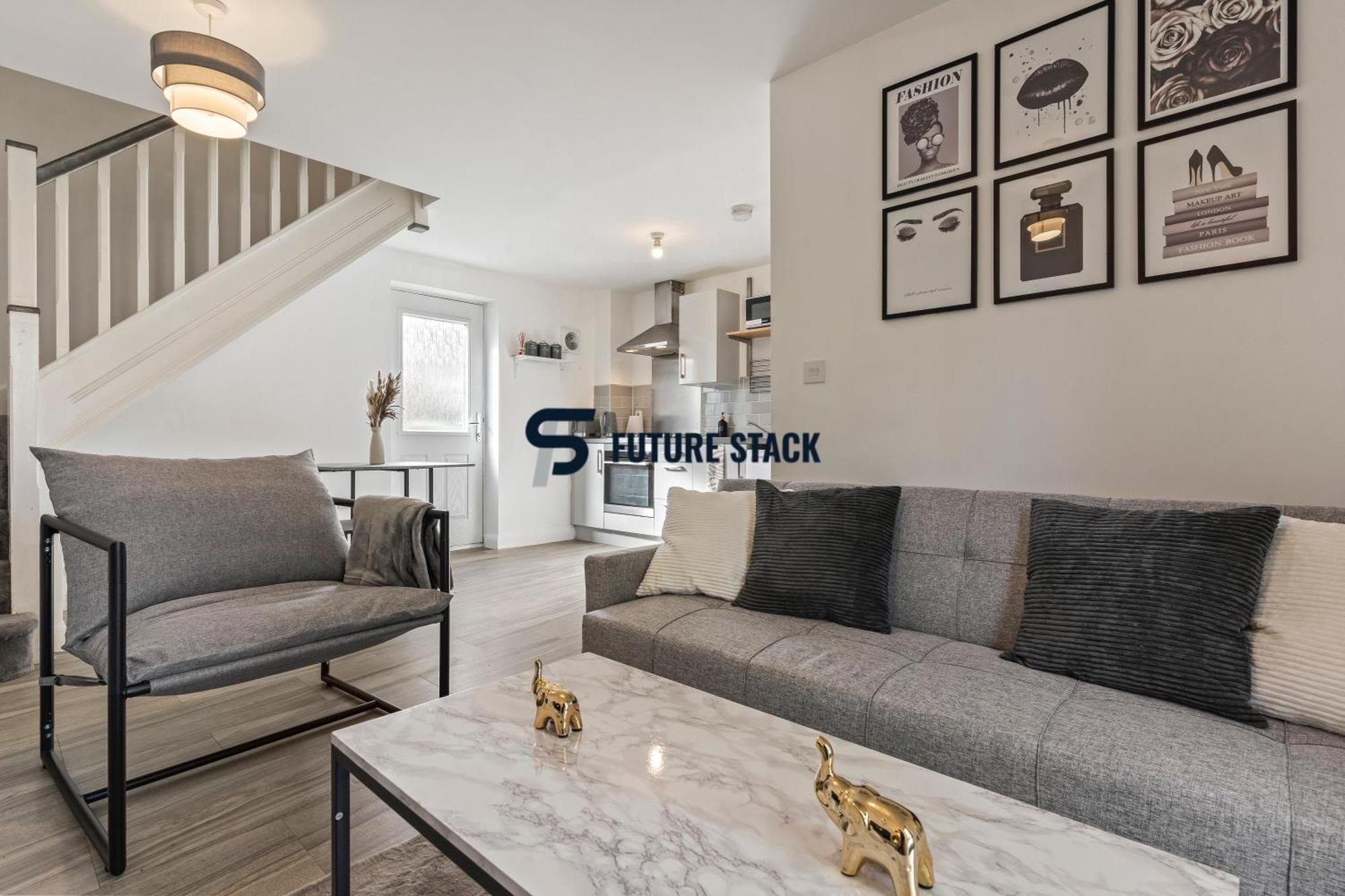 Stylish 2 Bed House In City Centre Apartment