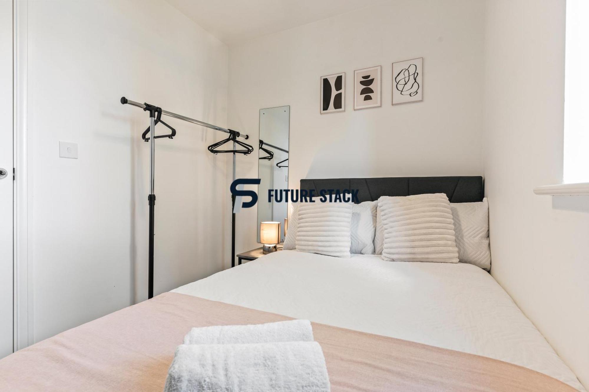 Stylish 2 Bed House In City Centre Apartment *