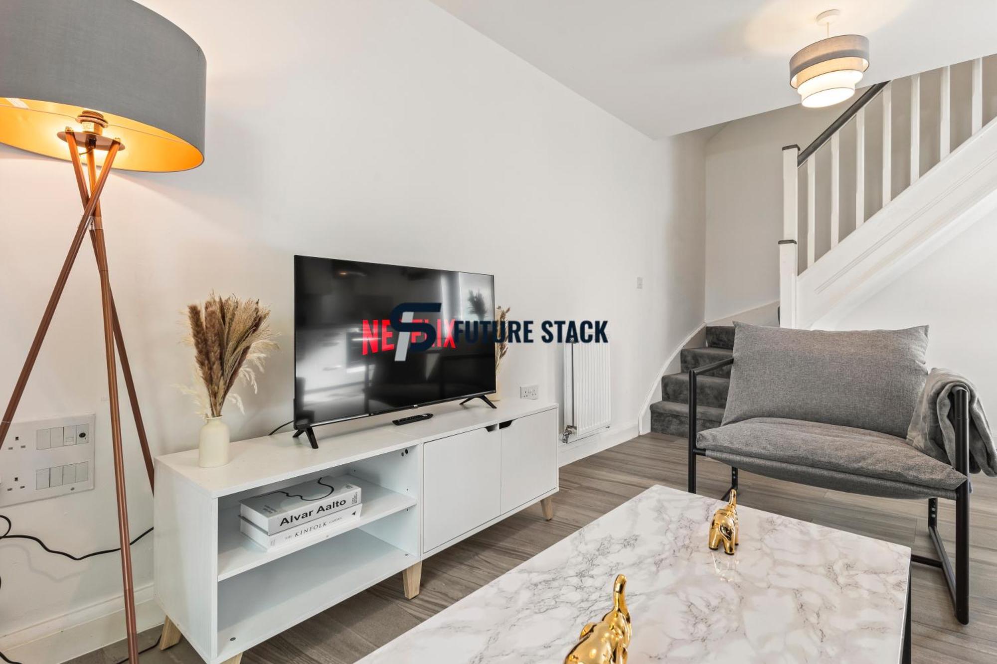 Stylish 2 Bed House In City Centre *